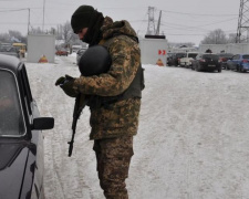 Пятнадцать человек вчера не смогли пересечь линию соприкосновения на Донбассе