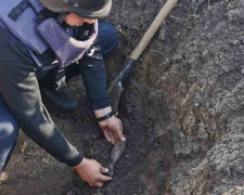 Артснаряды и минометные мины изъяли и уничтожили пиротехники в Донецкой области