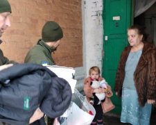 Офицеры группы  Cimic Avdeevka доставили помощь военным и мирным жителям (ФОТО)