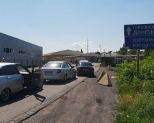 Ситуация у донбасских пунктов пропуска утром 19 августа: большинство авто стоит на выезд