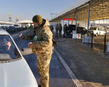 Донбасские пункты пропуска стали меньше пересекать
