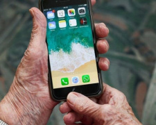Авдеевским пенсионерам предложили услугу: «Пенсия в смартфоне»