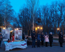 Згадуючи жертв голодоморів: Авдіївка долучилася до акції &quot;Запали свічку&quot; (ФОТО)
