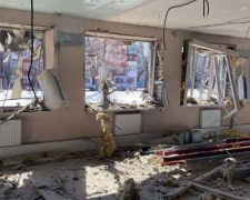 Російські окупаційні війська відкрили вогонь по вулицям Авдіївки: пошкоджено будинки, є поранені та загиблі.