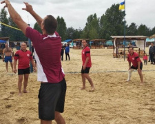 Авдеевские спасатели сразились в волейбольной схватке с коллегами со всей Донетчины (ФОТО)