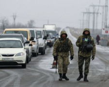 Тринадцать человек за сутки не смогли пересечь КПВВ на Донбассе