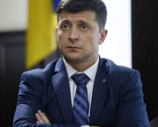 Зеленский просит Раду отменить ограничения для зарплат чиновников на время карантина