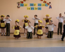 В Авдеевке прошел школьный  фестиваль украинской песни  (фоторепортаж)
