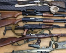 Жители Донетчины добровольно принесли в полицию свыше 100 единиц оружия – &quot;стволы&quot;, мины, гранаты
