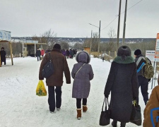 На дороге через линию разграничения на Донбассе умер пожилой мужчина