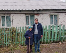 В донбасском прифронтовом поселке Опытное сгорела баба Маша: гражданских «киборгов» стало меньше