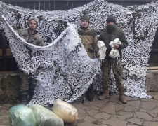 Защитников Авдеевки снабдили варениками, маскировкой и балаклавами (ФОТО)