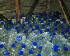Около линии соприкосновения в Донецкой области найден тайник с 1500 литрами спирта (ФОТО)