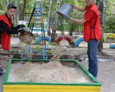 В детских садах Авдеевки обновили песочницы (ФОТО)