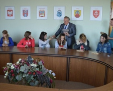 Дети из Авдеевки побывали в гостях у мэра Ровно (ФОТО)