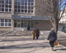 В полицию Авдеевки поступило сообщение о минировании школы
