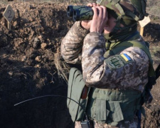 С начала суток на Донбассе три раза обстреляли позиции ООС