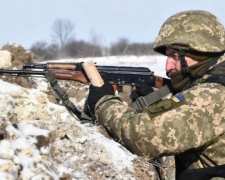На Донбассе ликвидированы три боевика и ранен украинский военный