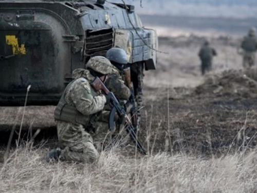 В зоне проведения ООС 14 раз обстреляли украинских военных 