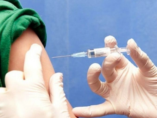 Дополнительная и бустерная доза вакцины от COVID-19: в чем разница?