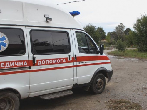 На Донбасі бойовики обстріляли авто волонтерів, є поранені