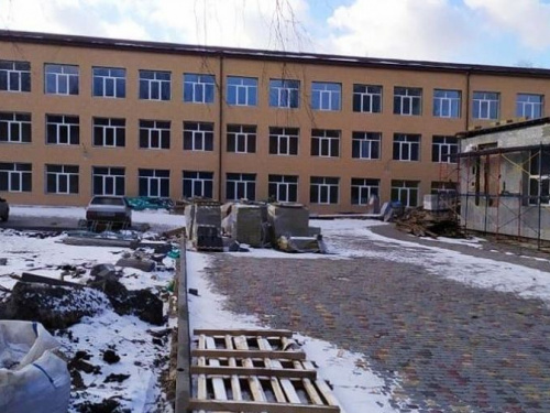 В опорній школі Авдіївки приступили до ремонту спортивної зали