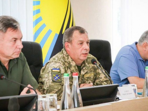 Власти Донбасса и командование ОС обсудили войну и мир