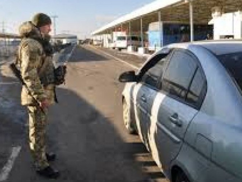 За сутки значительно выросло число людей, которых не пропустили через КПВВ на Донбассе