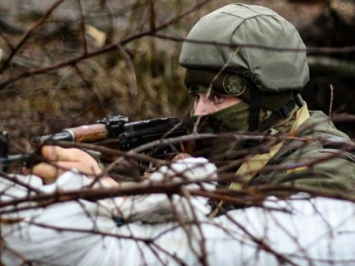 На Донбасі бойовики гатять із гранатометів та стрілецької зброї