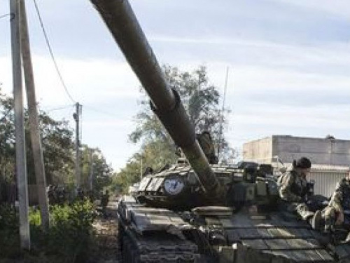 Оккупанты Донбасса пустили в ход танки и артиллерию