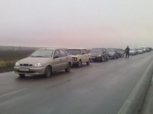 Субботним утром на КПВВ в Донецкой области в очередях стояли более 300 машин