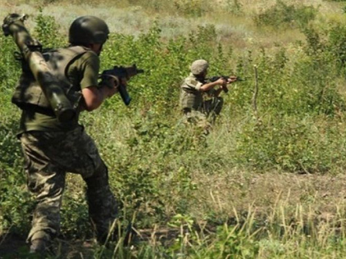 Боевики на Донбассе 10 раз нарушили перемирие