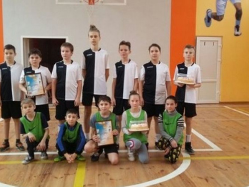 Прошло соревнование баскетболистов Авдеевки и Новоселовки 