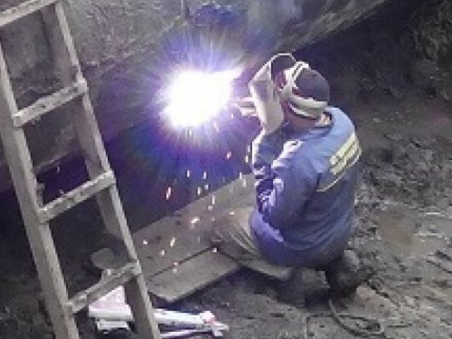 Сотрудники "Воды Донбасса" попали под обстрел во время проведения ремонта на трубопроводе 