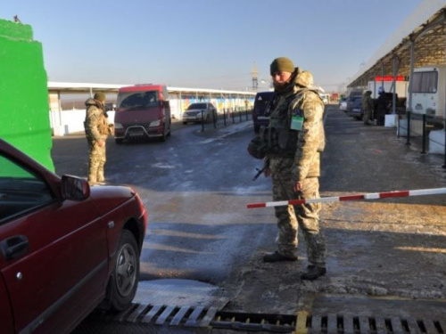 Ситуация на донбасских пунктах пропуска: произошли новые задержания, пропущены гуманитарные грузовики