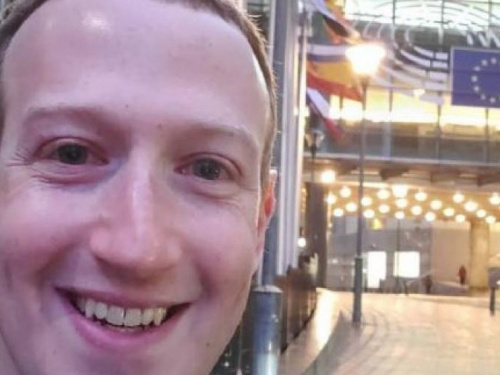 Сбой Facebook за несколько часов сделал беднее Марка Цукерберга на 6 млрд долларов