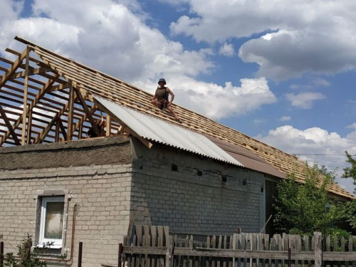 Восстановление Авдеевки:  поврежденные обстрелами дома получают "вторую жизнь" (ФОТО)