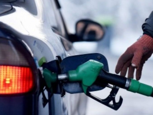 Вперше в історії Україна почала випускати нову марку бензину