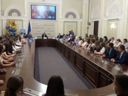 Авдіївська молодь може прийняти участь у Програмі стажування в Апараті Верховної Ради України у 2022 році