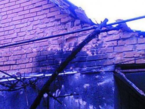 В прифронтовой Марьинке в результате минометного обстрела повреждены три дома (ФОТО)