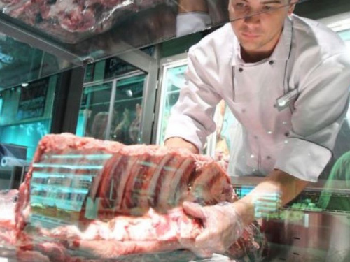 В Украине взлетели цены на мясо: что подорожало больше всего