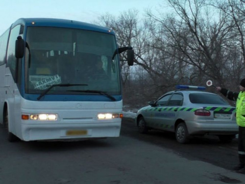 На КПВВ в Донецкой области спецпроверка выявила 13 перевозчиков-нарушителей (ВИДЕО)