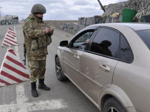 Более 30 человек получили запрет на пересечение линии соприкосновения через КПВВ на Донбассе