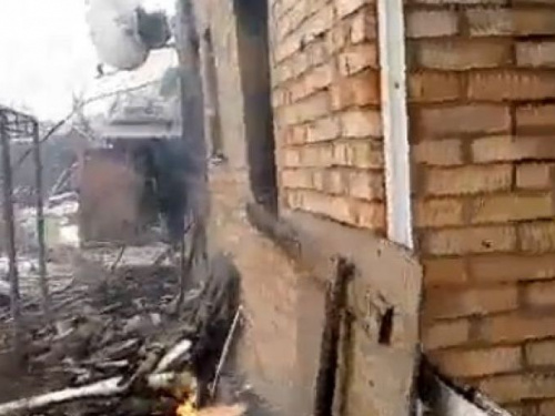 Жованка обстреляна, сгорел жилой дом: появилось видео