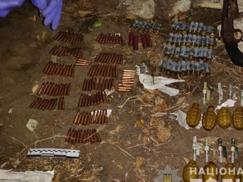 Тысячи гранат, пулеметы и гранатометы изъяты в Донецкой области