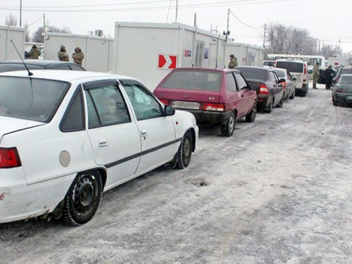 Донбасская линия разграничения: утром 8 января самые большие очереди зафиксированы у КПВВ «Майорское»