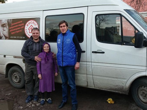 Женщину, четыре месяца прожившую в больнице Авдеевки, перевезли в Киевскую область (ФОТО)