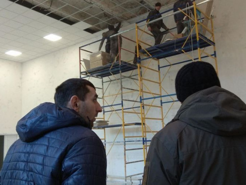 Жебривский осмотрел ремонт опорной школы в Очеретино: появились фото