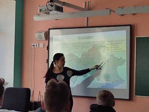 Для авдіївських школярів пройшов ряд тематичних уроківу рамках культурно-просвітницького проєкту «Донбас – це Україна!» 