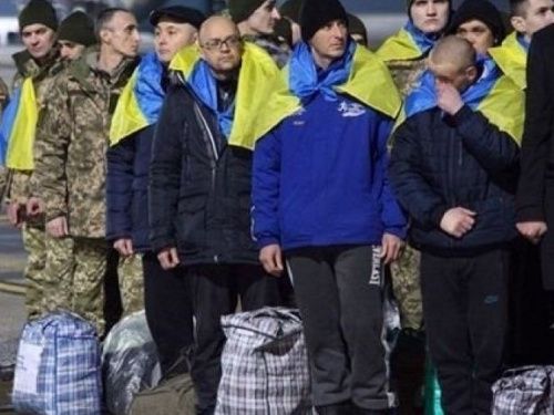 Освобожденным из плена на Донбассе украинцам начали выплачивать денежные компенсации